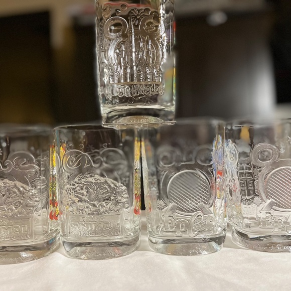 Vintage Millennial 2000 Collectible Disney World Glasses (Set of 5) - Picture 3 of 10